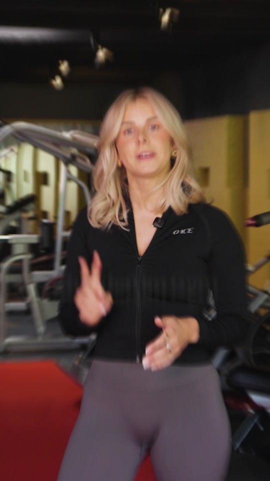 Erstes Bild des TikTok-Beitrags: eine Trainerin im Sportshouse